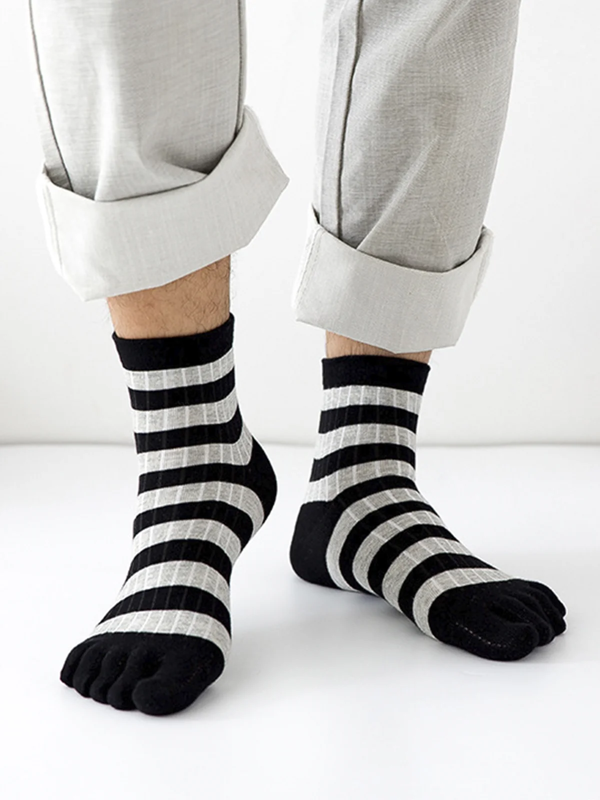 Royaura Men's Deodorant Elastic Indoor and Outdoor Toe Socks