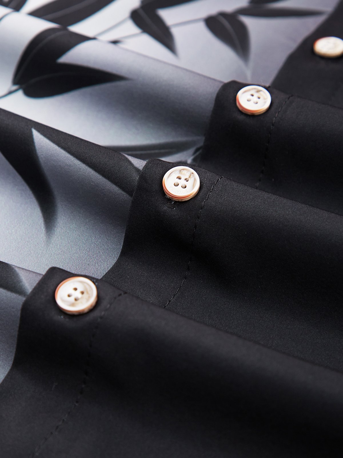 Royaura Hawaiian Bamboo Ombre Printed Men's Button Pocket Shirt