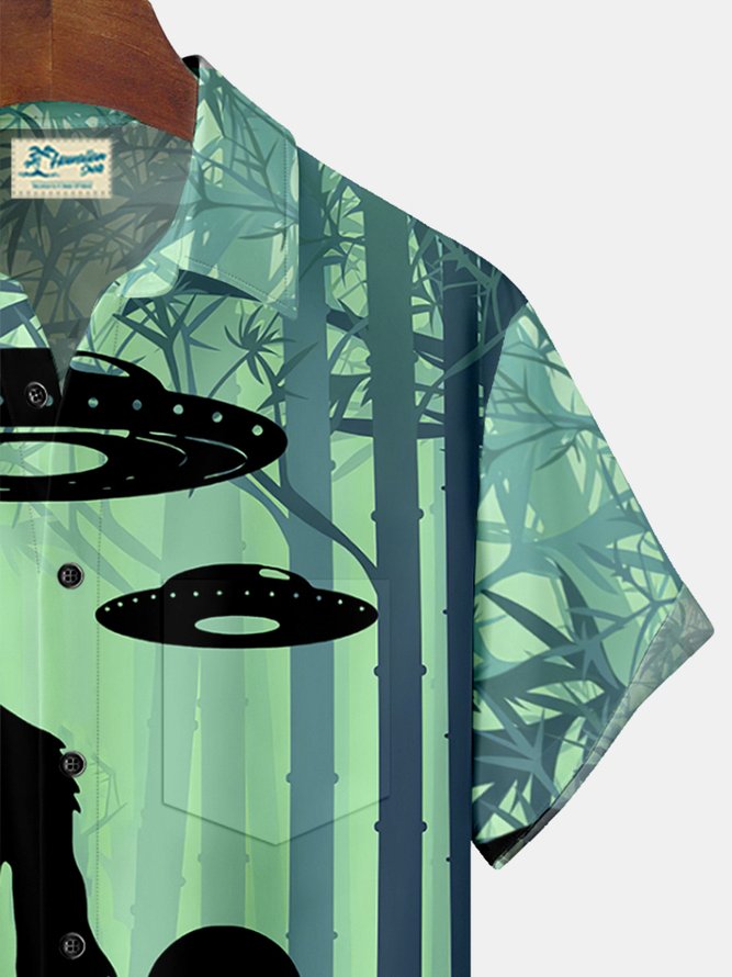 Royaura Bamboo Bigfoot Alien Spaceship Print  Men's Hawaiian Oversized Shirt with Pockets